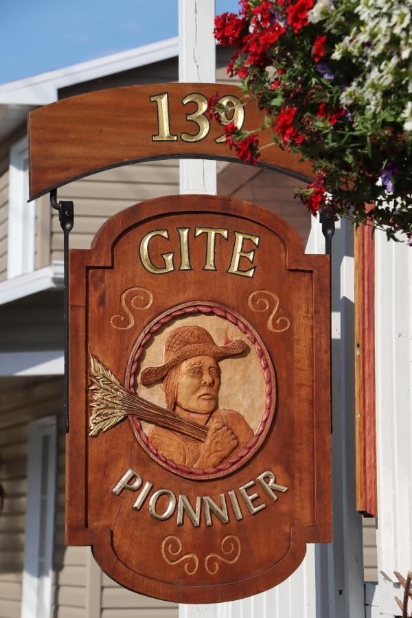 Gite Du Pionnier L'Islet-sur-Mer Exterior photo